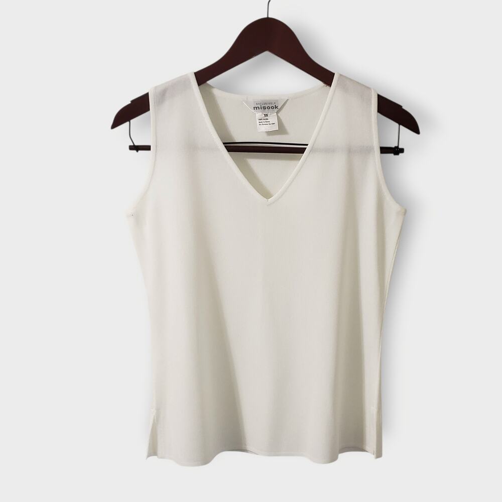 Exclusively Misook Liquid Knit V-Neck Sleeveless Top Ivory Sz XS Career Capsule